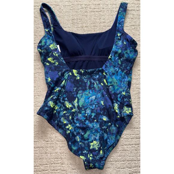 Nike One Piece Swimsuit Women’s Large Blue Green Abstract Print Athletic NWOT - Picture 7 of 8